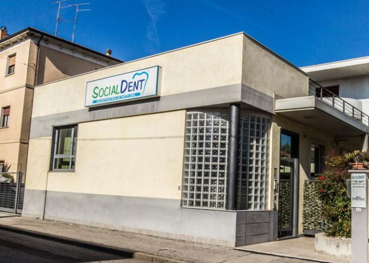SocialDent