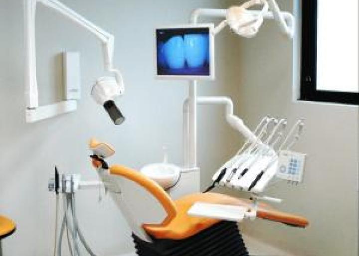 Dental Clinic Snc
