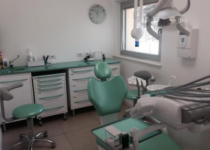 Studio Dentistico Puggioni Dr. Puggioni Gavino Odontoiatra - Bavolone